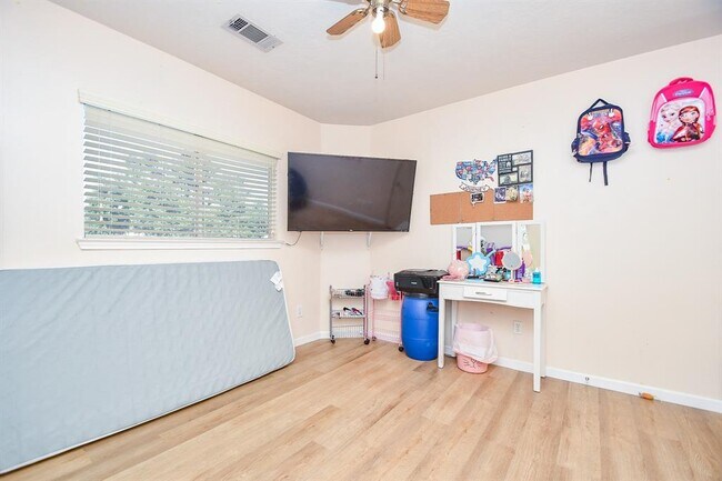 Building Photo - 20418 Linden Tree Dr