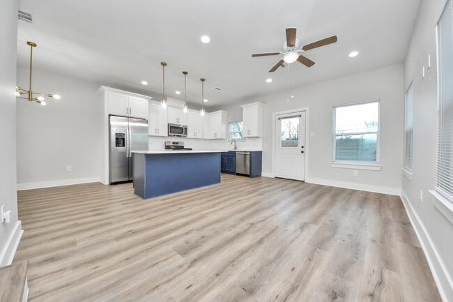 Building Photo - 4713 Talina Way