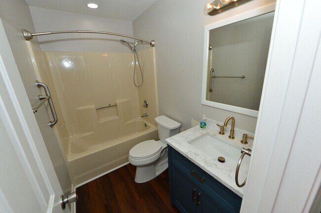 Building Photo - Renovated Ranch in Grassfield High District