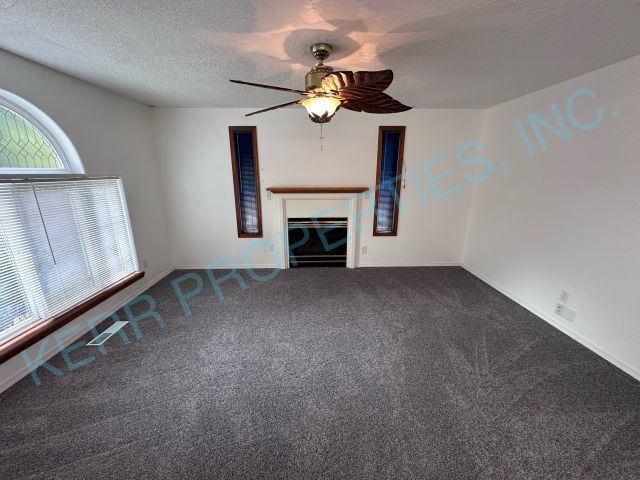 Building Photo - 1535 NW Wallula Ave