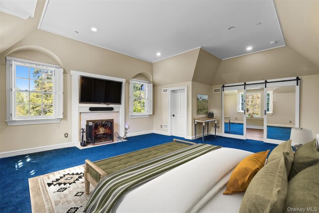 Building Photo - 2 Heathcote Dr