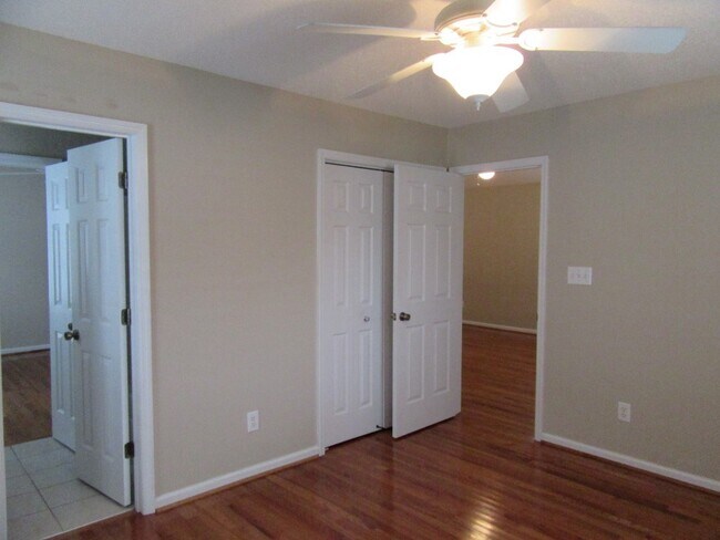 Building Photo - 937 Tiffany Ln