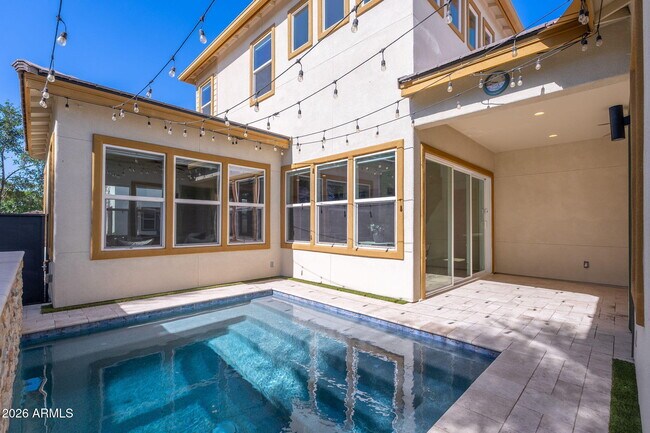 Building Photo - 1555 E Ocotillo Rd