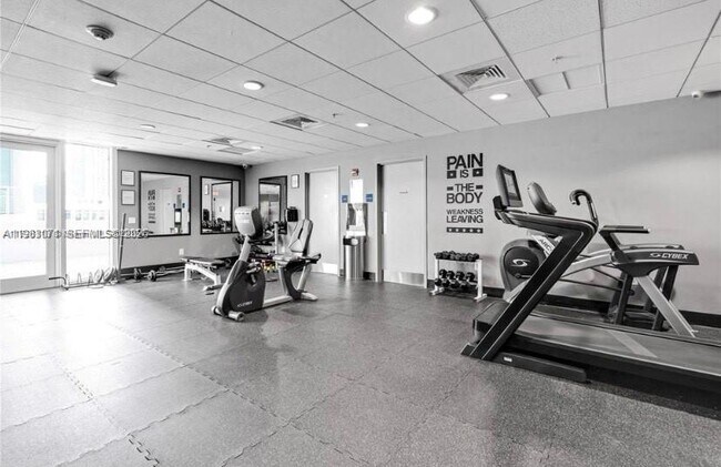 Building Photo - 2275 Biscayne Blvd