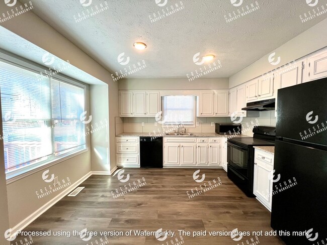 Building Photo - Lovely 3 bed 2 bath single-family home rea...