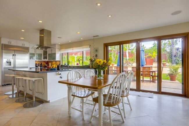 Building Photo - Beautiful La Jolla Alta Home!