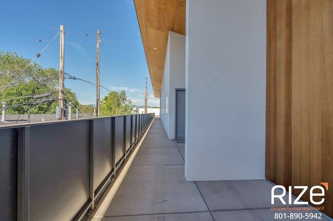 Building Photo - 3359 S 900 E
