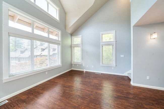 Building Photo - 10251 NW Village Heights Dr