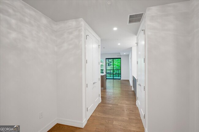 Building Photo - 867 Peachtree St NE