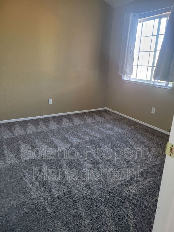 Building Photo - 358 Flagstone Cir