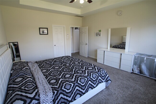 Building Photo - 9406 Heath River Ln