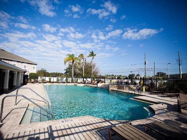 Building Photo - 3 bedroom, 2.5 bath, 2 car garage in a Qui...