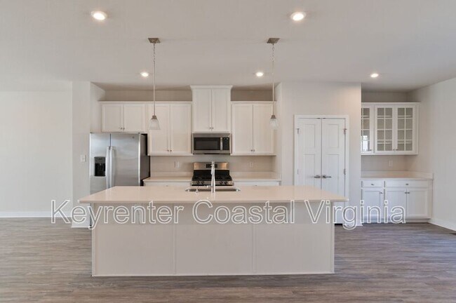 Building Photo - 137 Cedar Crst Dr