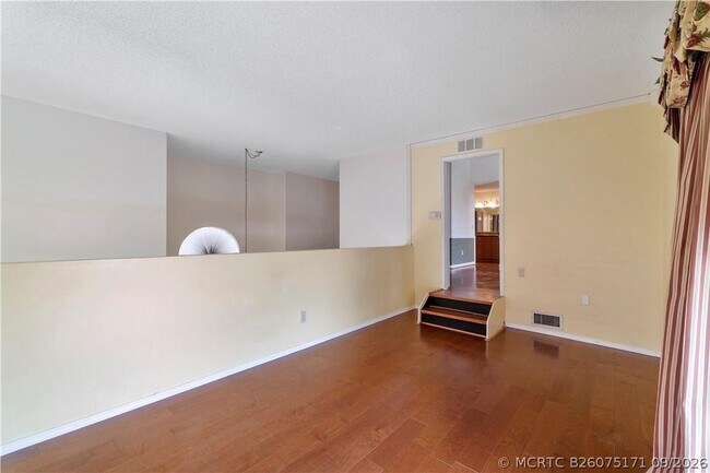 Building Photo - 710 Briarwood Terrace