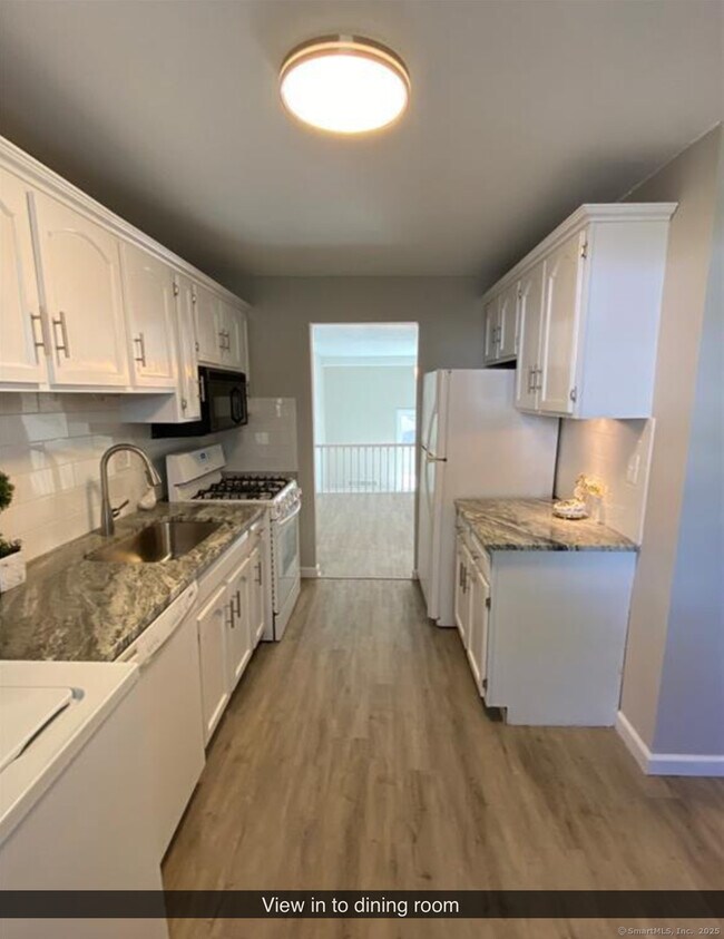 Building Photo - 99 Brittany Farms Rd