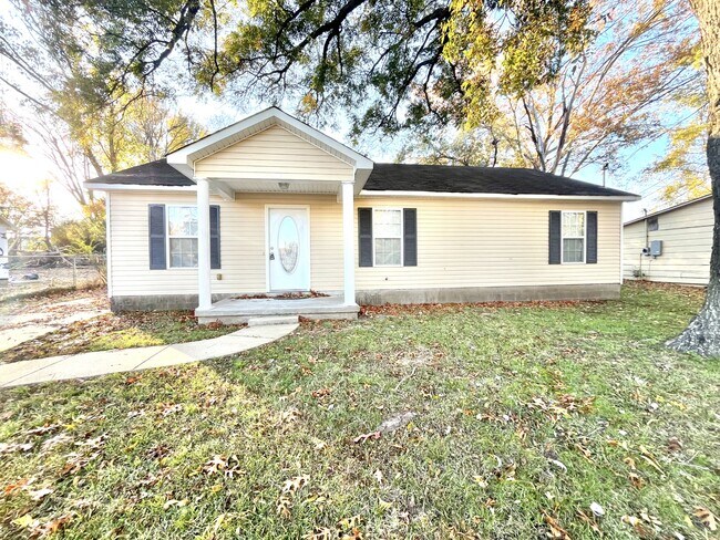 Primary Photo - 97 Pecan St