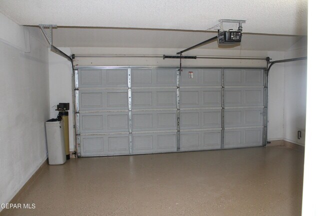 Building Photo - 11008 Rogers Hornsby St