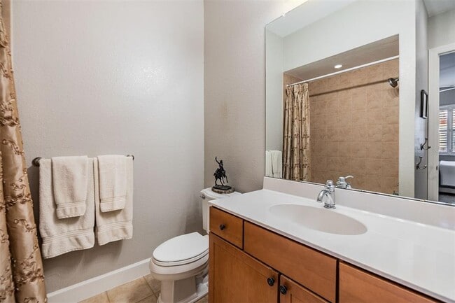 Building Photo - 254 Seagate Ct