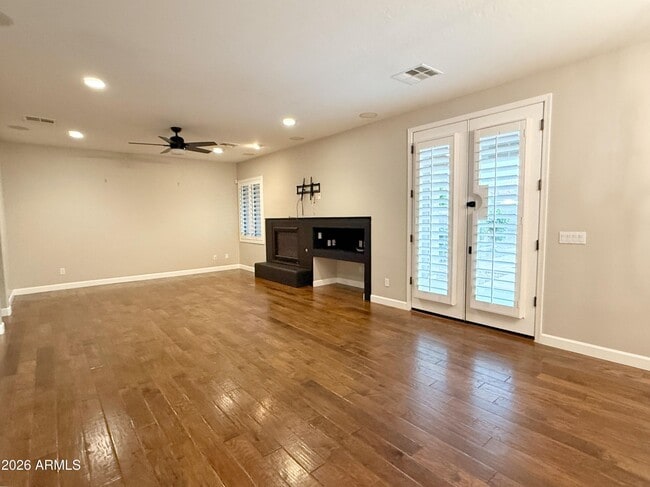 Building Photo - 11225 E Sylvan Ave