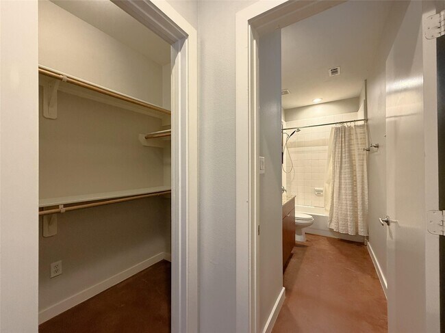 Building Photo - 2125 Roy St