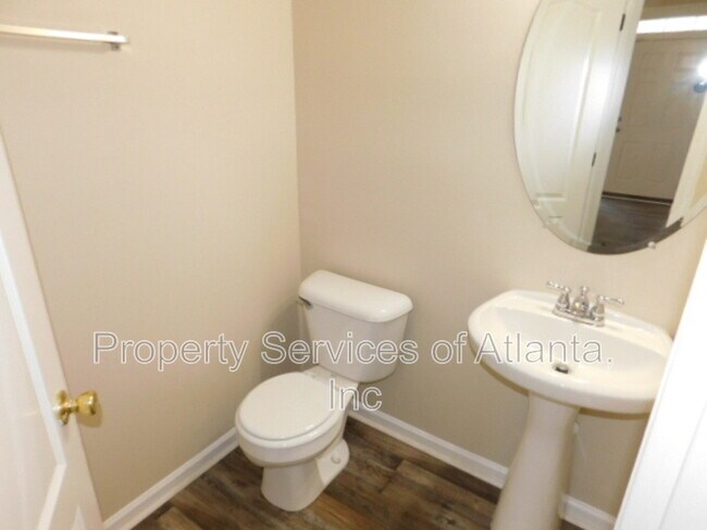 Building Photo - 3543 Aberdeen Way