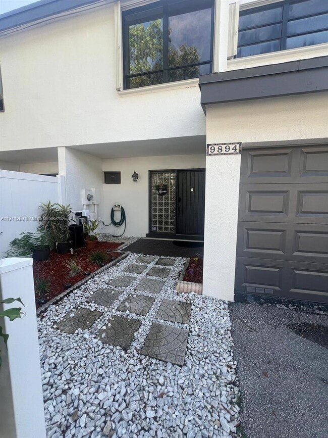 Building Photo - 9894 Fairway Cove Ln