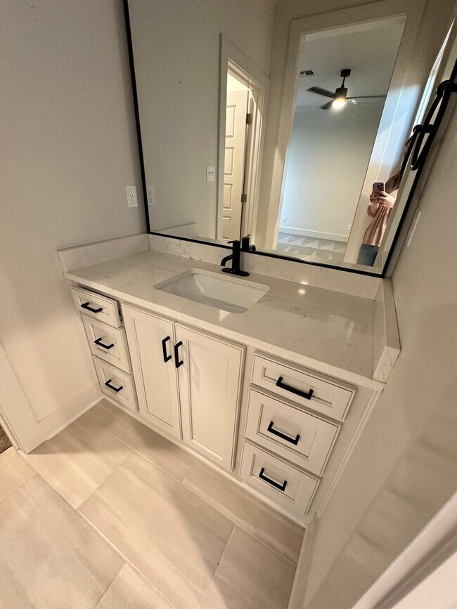 Building Photo - Close to WK Bossier and Barksdale Air Force Base.