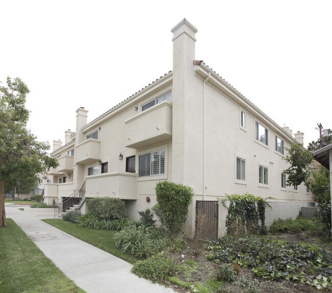 Building Photo - 10700 Bloomfield St