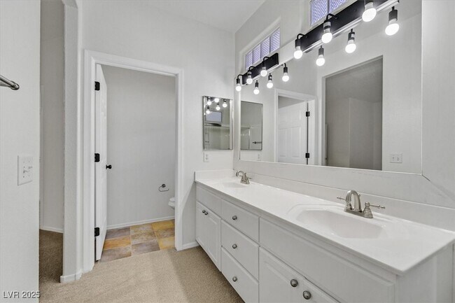 Building Photo - 1660 Rockcrest Hills Ave