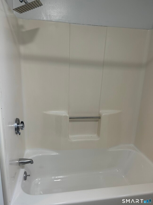 Building Photo - 66 York St