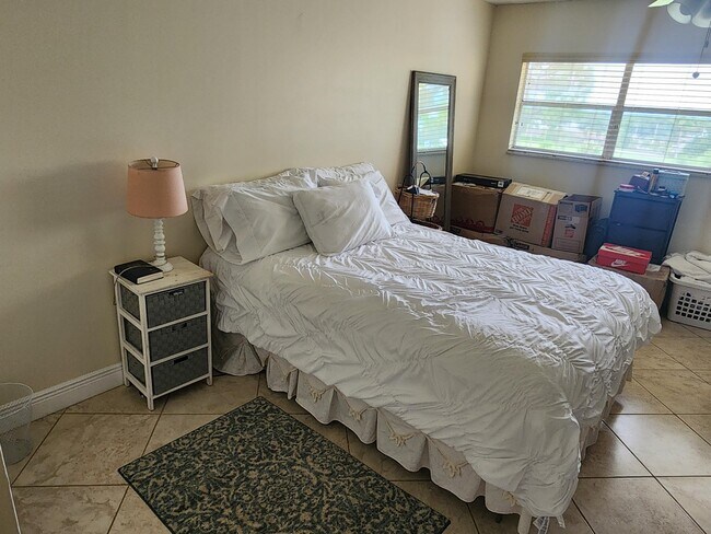 Building Photo - 3755 Via Poinciana
