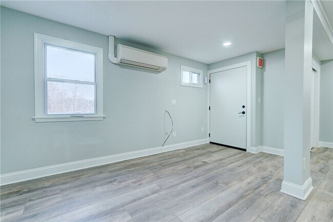 Building Photo - 138 S Union St