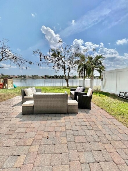 Building Photo - 3350 Turtle Cove