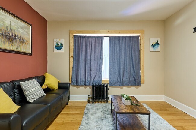 Building Photo - 198 Court St