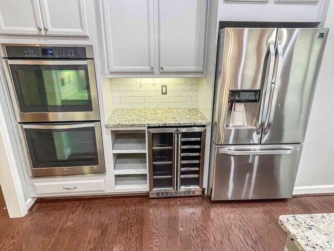 Building Photo - Kennesaw 4BR/3.5BA, Over 3700', 3-Car Garage