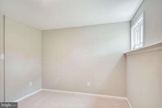 Building Photo - 5415 Helm Ct