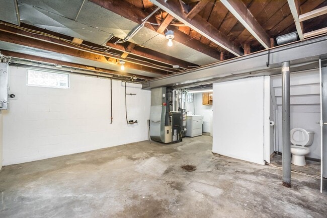 Building Photo - AVAILABLE AUGUST 1ST! DON'T MISS THIS BEAUTIFUL 3 BEDROOM IN WEST MIFFLIN!