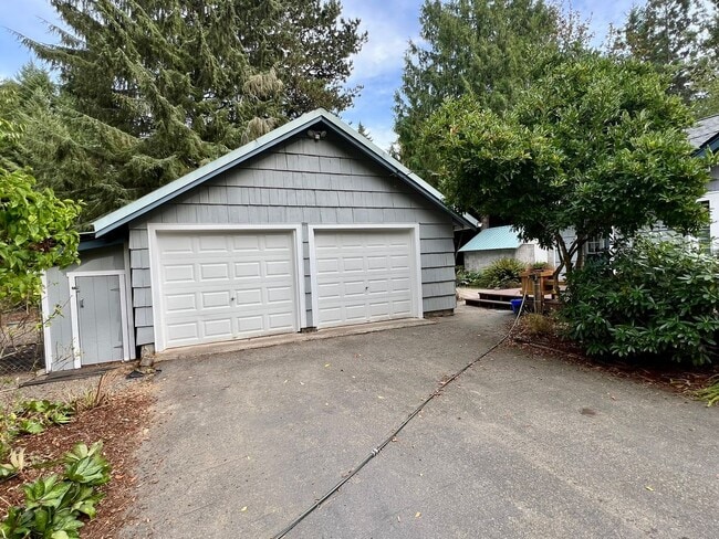 Building Photo - Updated 1920 Farmhouse - Many Special Feat...