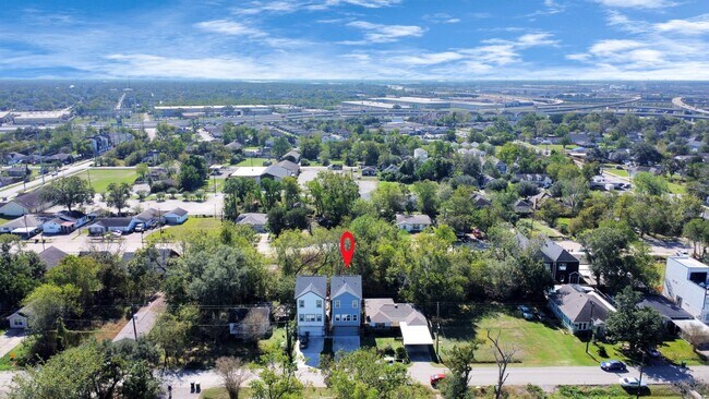 Building Photo - 3538 Noah St