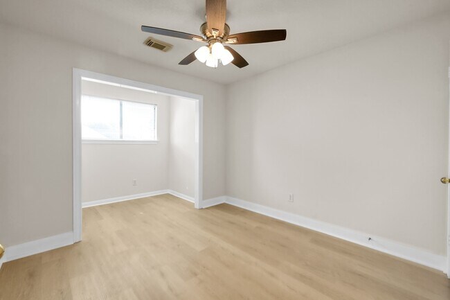 Building Photo - 16415 N Eldridge Pkwy
