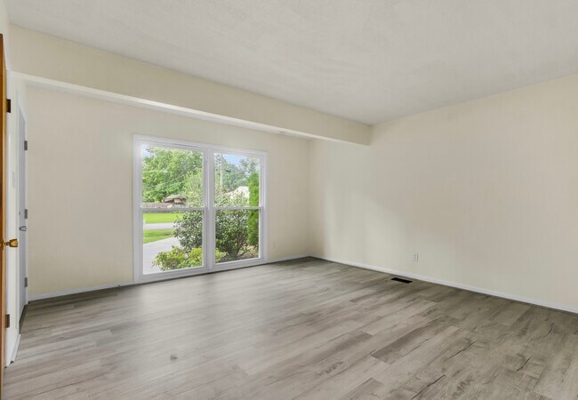 Building Photo - 109 Elizabeth St