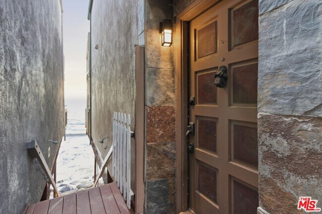 Building Photo - 20456 Pacific Coast Hwy