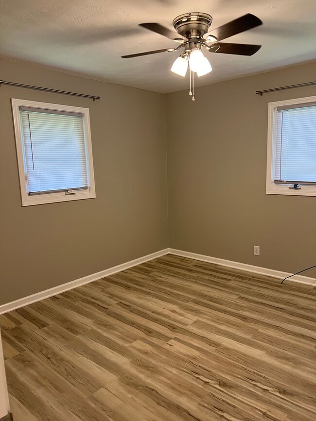 Building Photo - Newly remodeled 3 bedroom, 1 bathroom, 1 c...