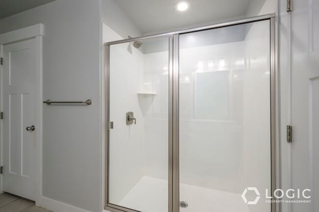 Building Photo - Beautiful Townhome for Rent!