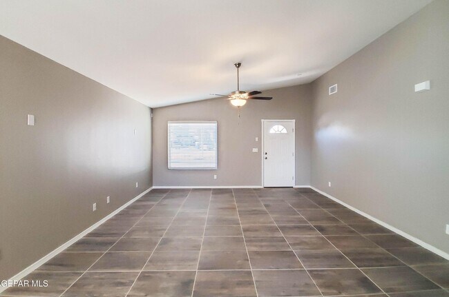 Building Photo - 12004 Mesquite Thorn Dr