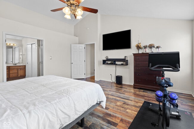 Building Photo - 7913 Meadow Bend Ln