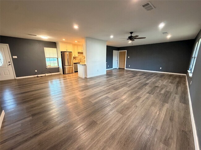 Building Photo - 109 Pecan Cir