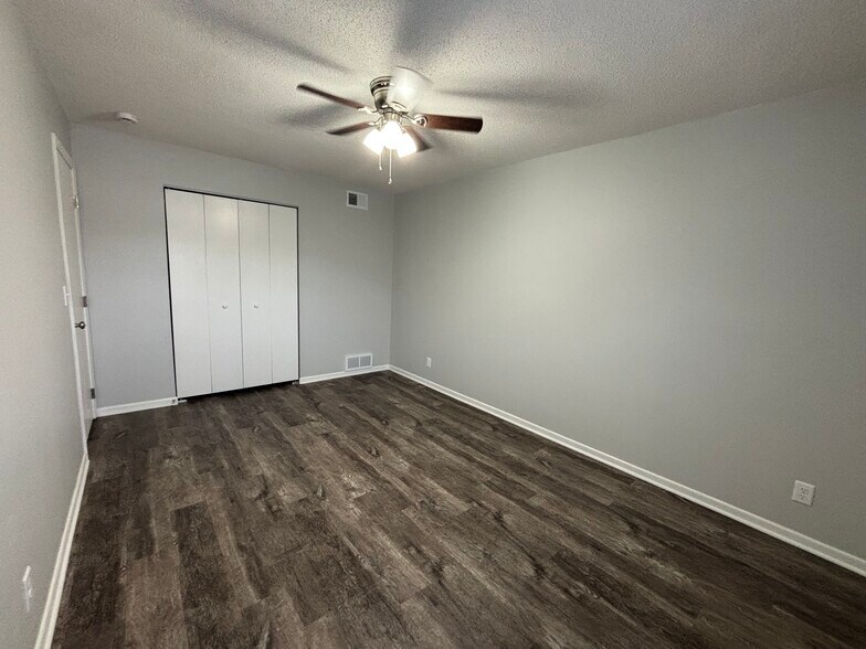 Building Photo - 2501 E 50th St