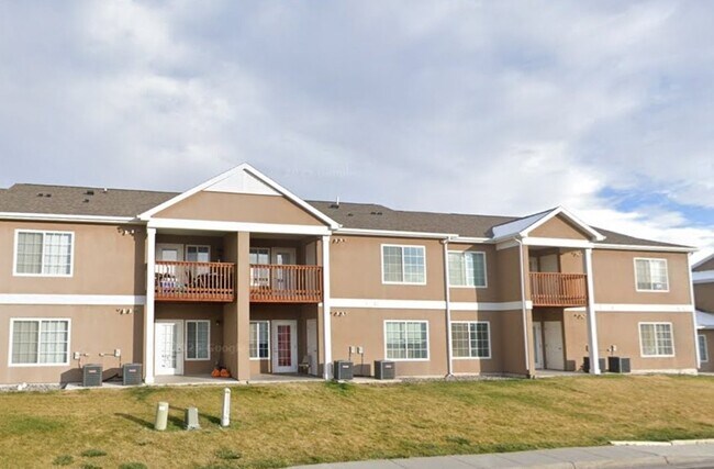 Building Photo - 614 Hill St