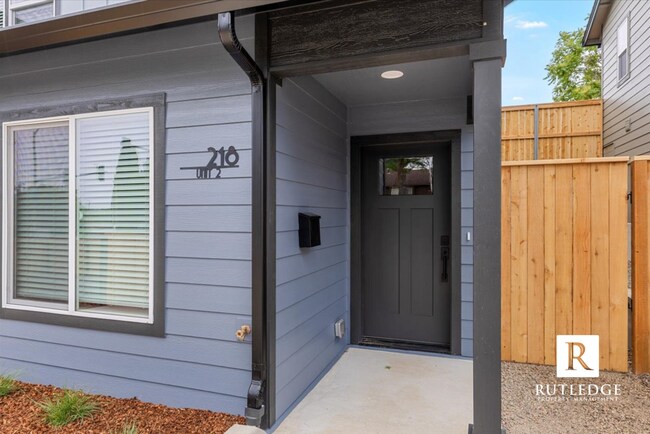 Building Photo - Newly Built 3 Bed/2 Bath Home in East Medford!